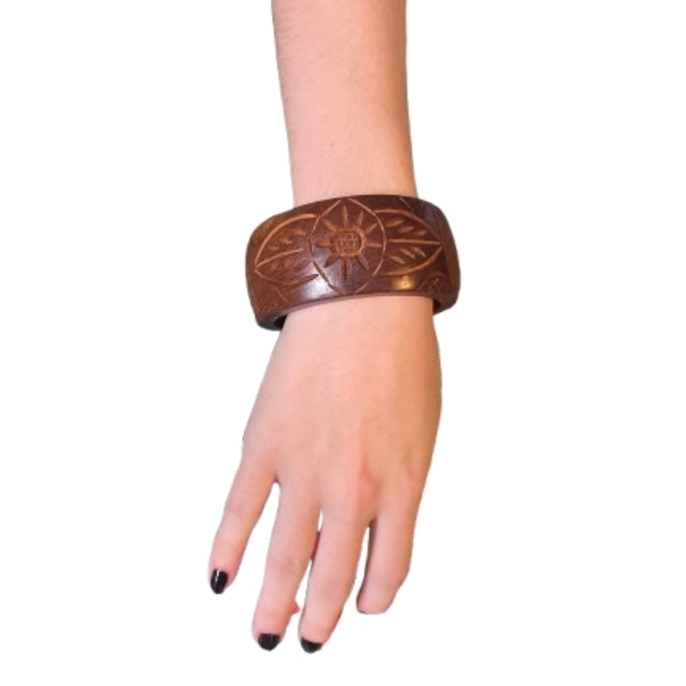 Vintage Artisan Carved Brown Bracelet